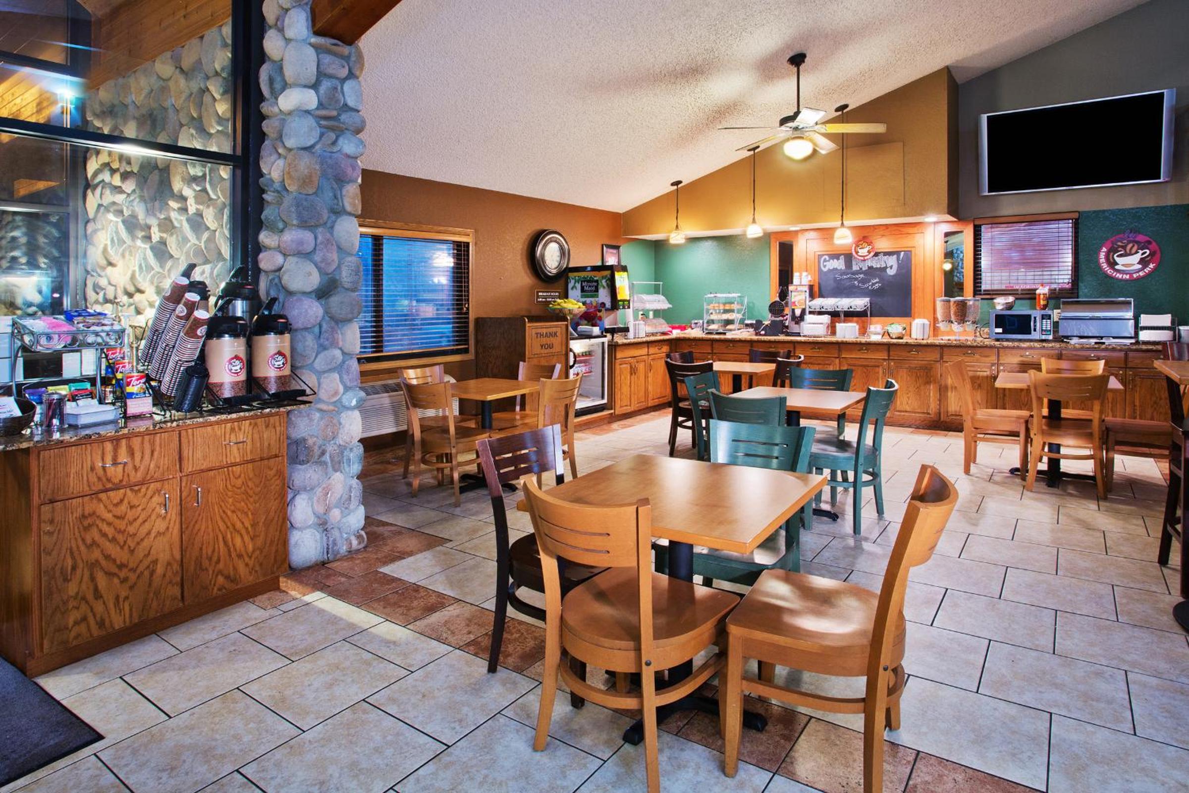 AmericInn by Wyndham Lincoln North - photo 15