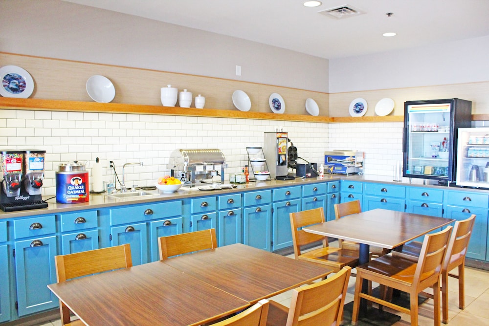 Country Inn & Suites by Radisson Marinette WI - photo 41