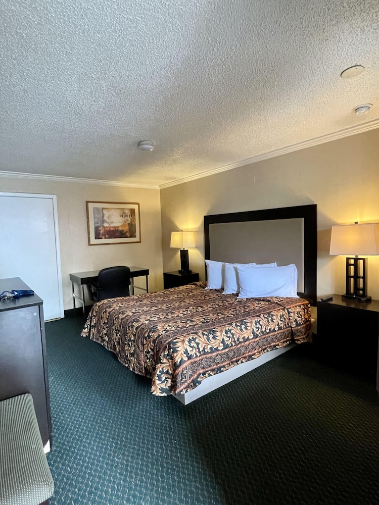 Economy Motel - photo 6