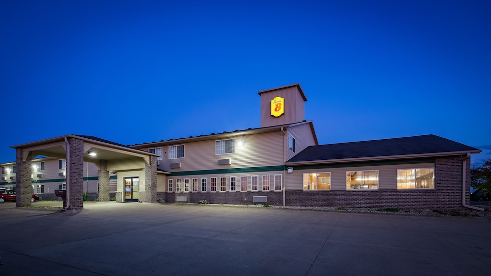 Super 8 by Wyndham Neillsville WI - photo 28