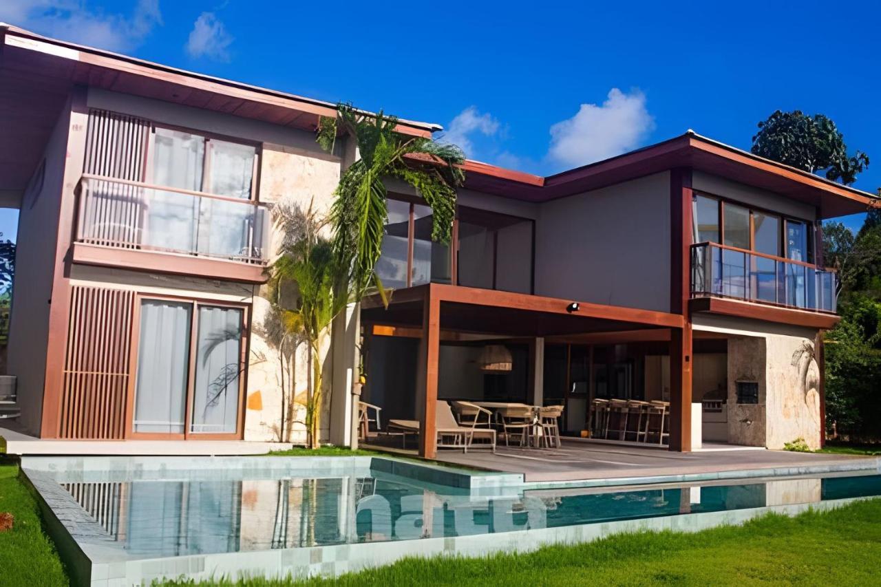 Mansão Verde Mar Natú in Mata De Sao Joao, Brasil