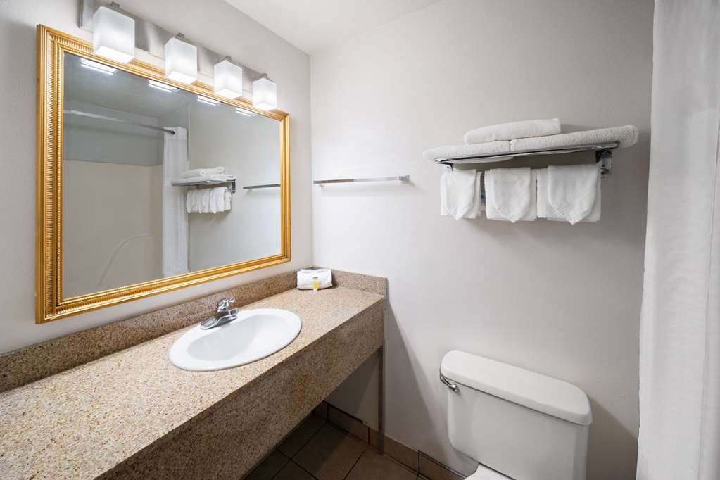 Days Inn by Wyndham Biloxi Beach - photo 25