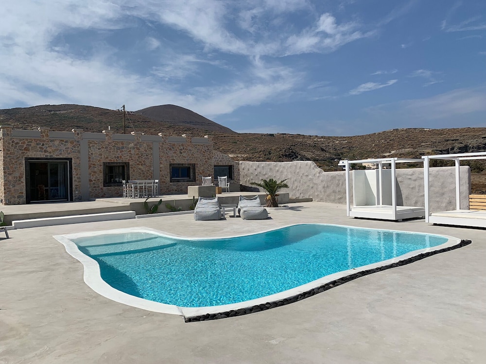 Villa Beltramo — 4-Star Luxury Hotel in Mesaria, Greece