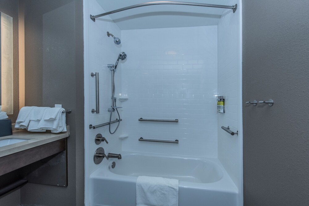 Staybridge Suites Charleston Mount Pleasant by IHG - photo 12