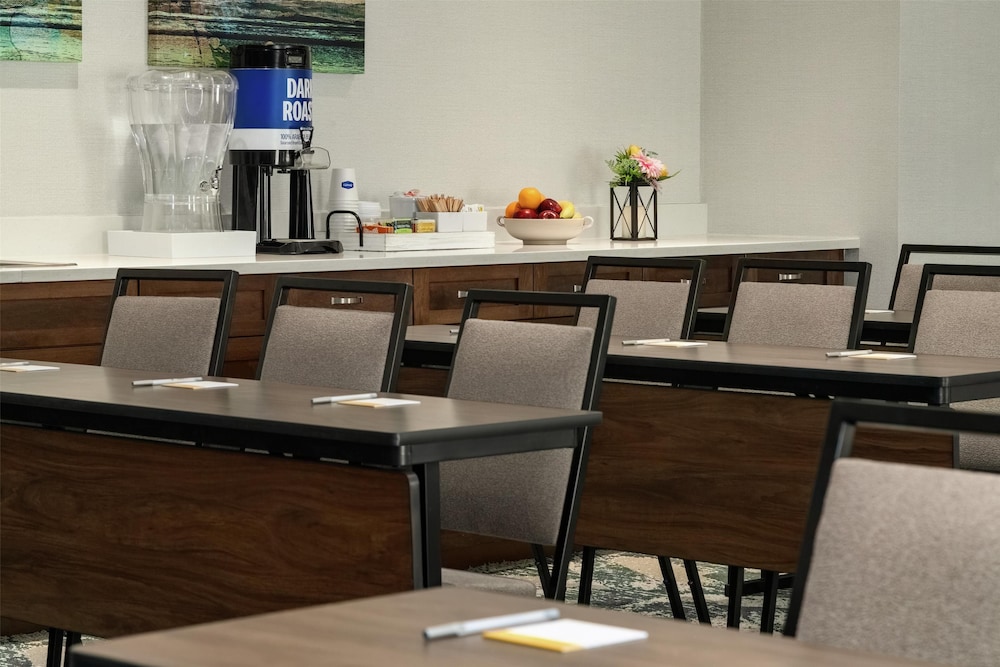 Hampton Inn & Suites Tampa Busch Gardens Area - photo 48