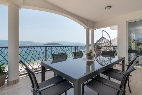 Adria Beach House Lavendar — 4-Star Luxury Hotel in Slatine, Croatia