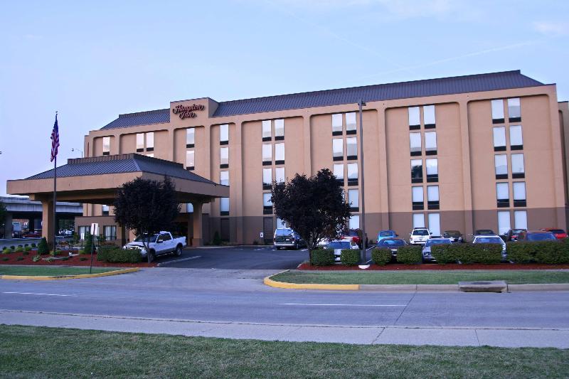 Hampton Inn Charleston Downtown - photo 2