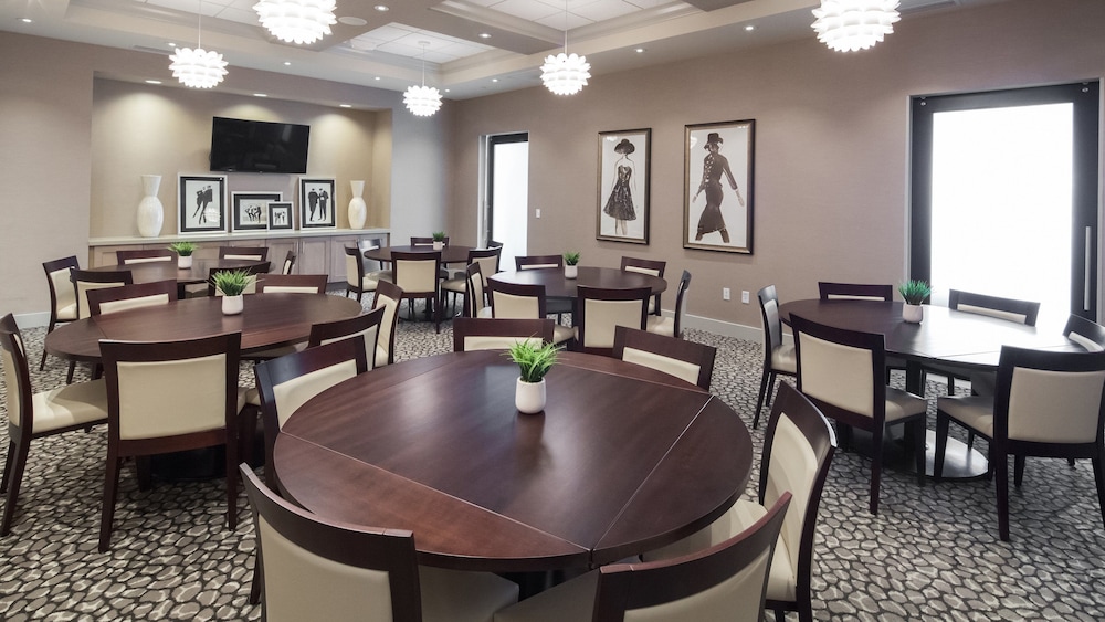 Holiday Inn Hotel & Suites Davenport by IHG - photo 24