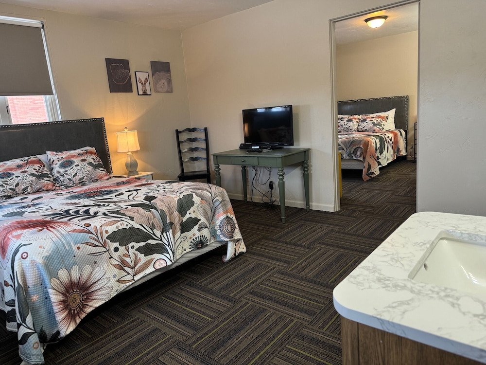 Hotel LaBonte - photo 11
