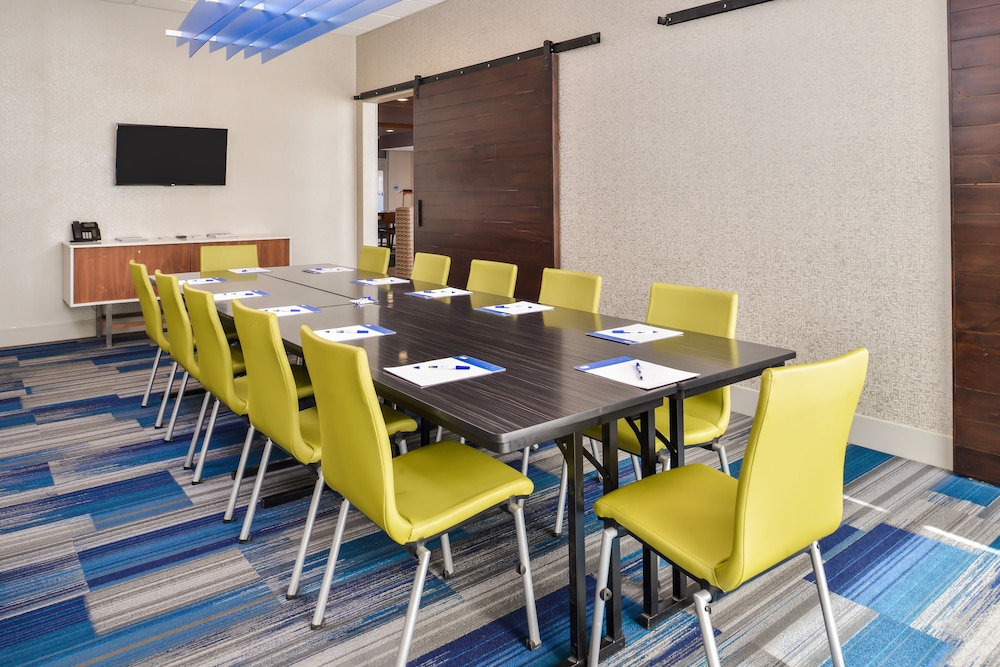 Holiday Inn Express & Suites Van Horn by IHG - photo 52