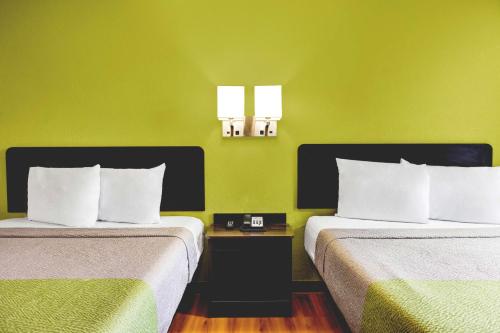 Shadeland Inn - photo 12
