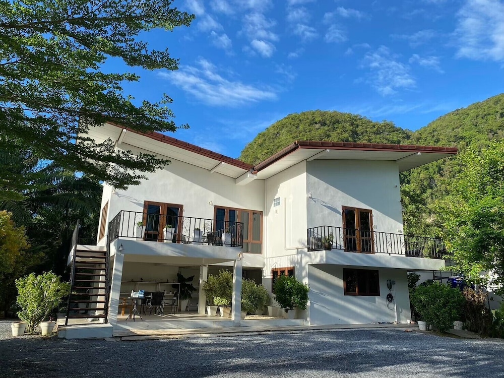 Sanfhan Resort - carbon neutral hotel in Khao Chaison