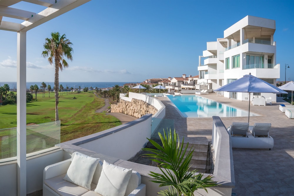 Unit 3 Amarilla Golf Villas — 4-Star Luxury Hotel in San Miguel De Abona, Spain