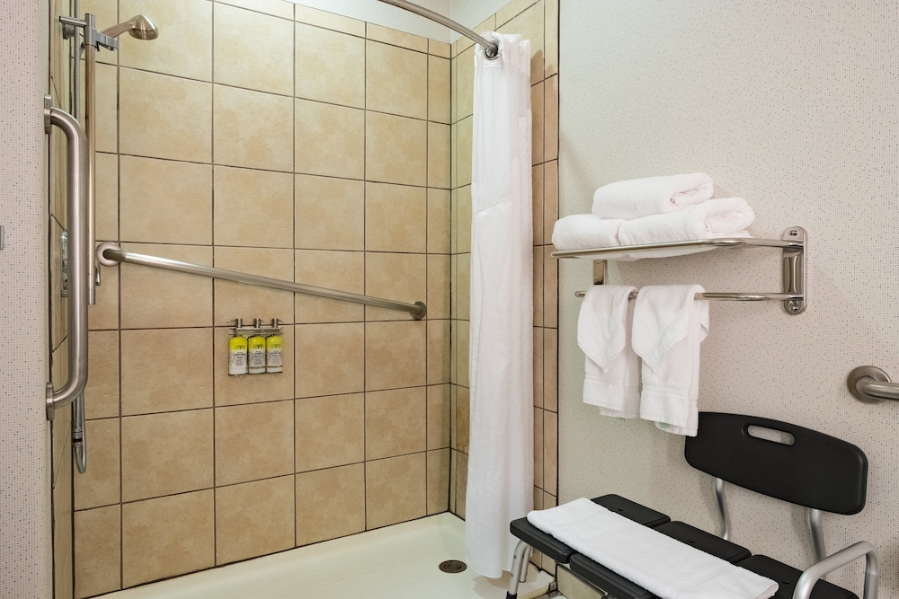 Holiday Inn Express & Suites Evanston By IHG - photo 39