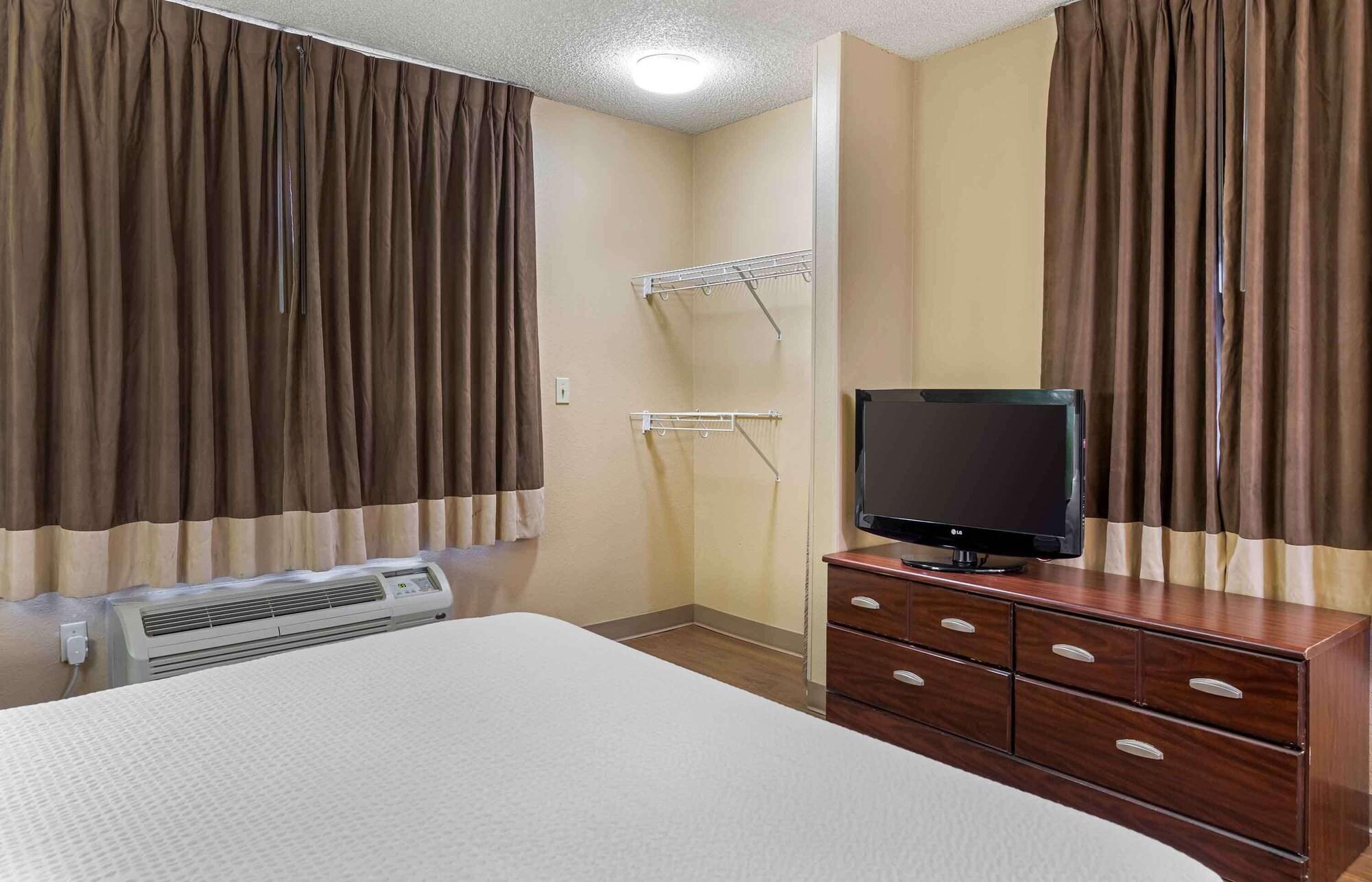 Extended Stay America Suites Los Angeles Long Beach Airport - photo 18