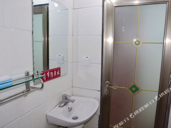 Caiyuan Inn Shiyan Wudang Mountain Scenic Area in Danjiangkou, People's Republic of China