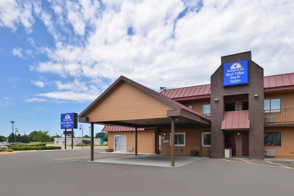 Americas Best Value Inn & Suites — hotel in Grand Island