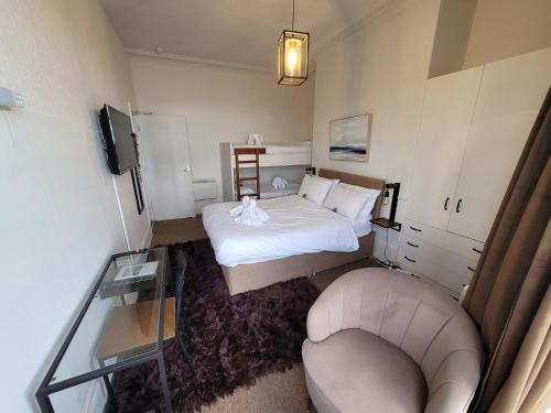 Sea View flat 2 with Fast WiFi and FREE parking
