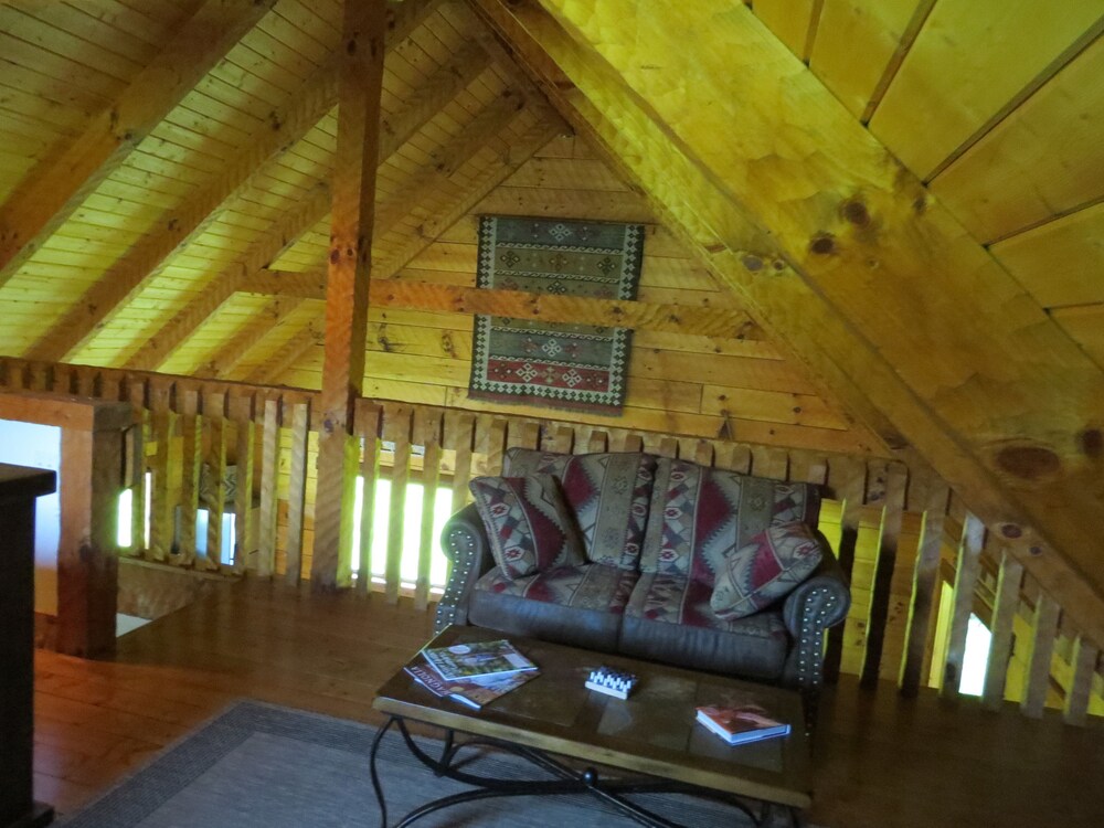 Southern Comfort Lakeside Cabin Resort - photo 12