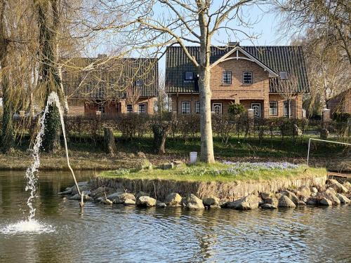 Haus Am Dorfteich B eingefriedet — 4-Star Luxury Hotel in Fehmarn, Germany