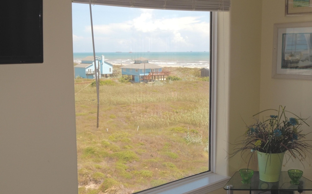 Beachgate CondoSuites & Motel - photo 92