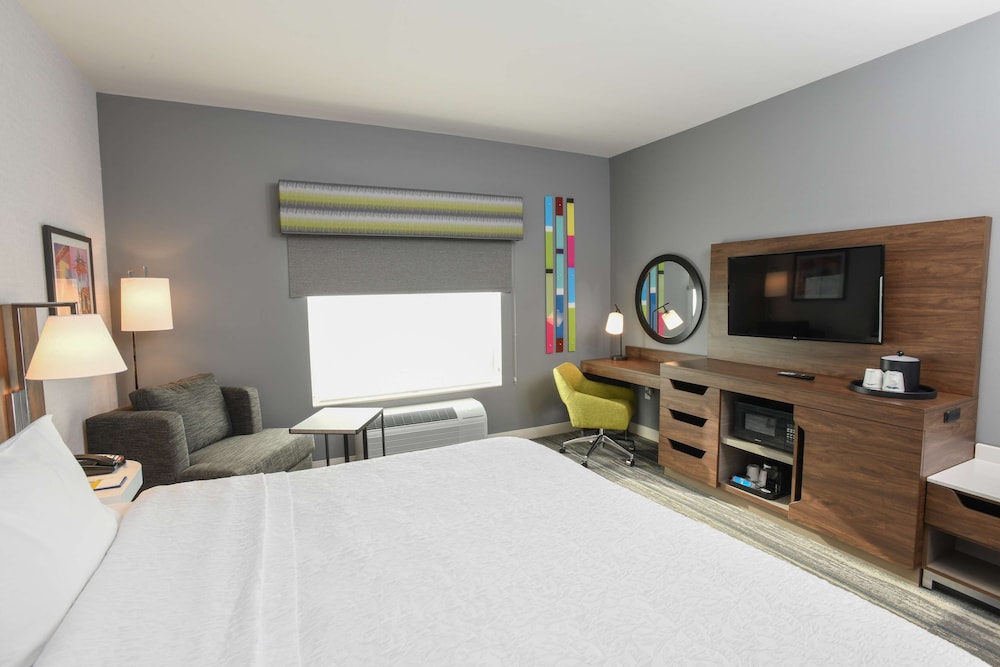 Hampton Inn & Suites Cincinnati Liberty Township - photo 16