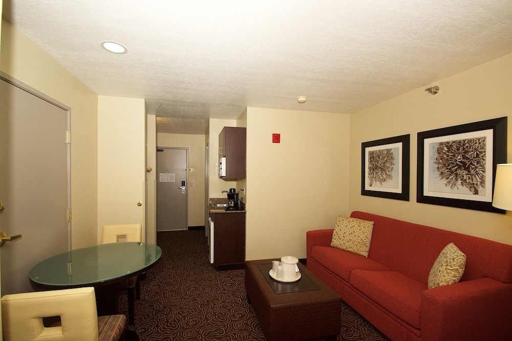 Holiday Inn Express & Suites Ogden by IHG - photo 4