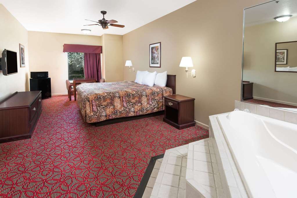 Days Inn by Wyndham St Peters St Charles - photo 11