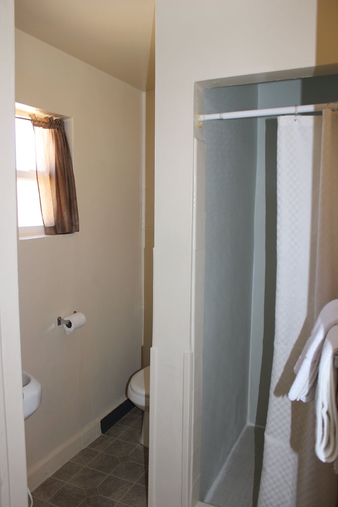 Dixie Palms Motel - photo 17