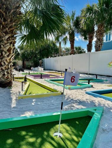 The Back Nine - last minute hotel in Unknown City