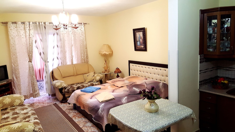 Glen Lyn - carbon neutral hotel in Whitby