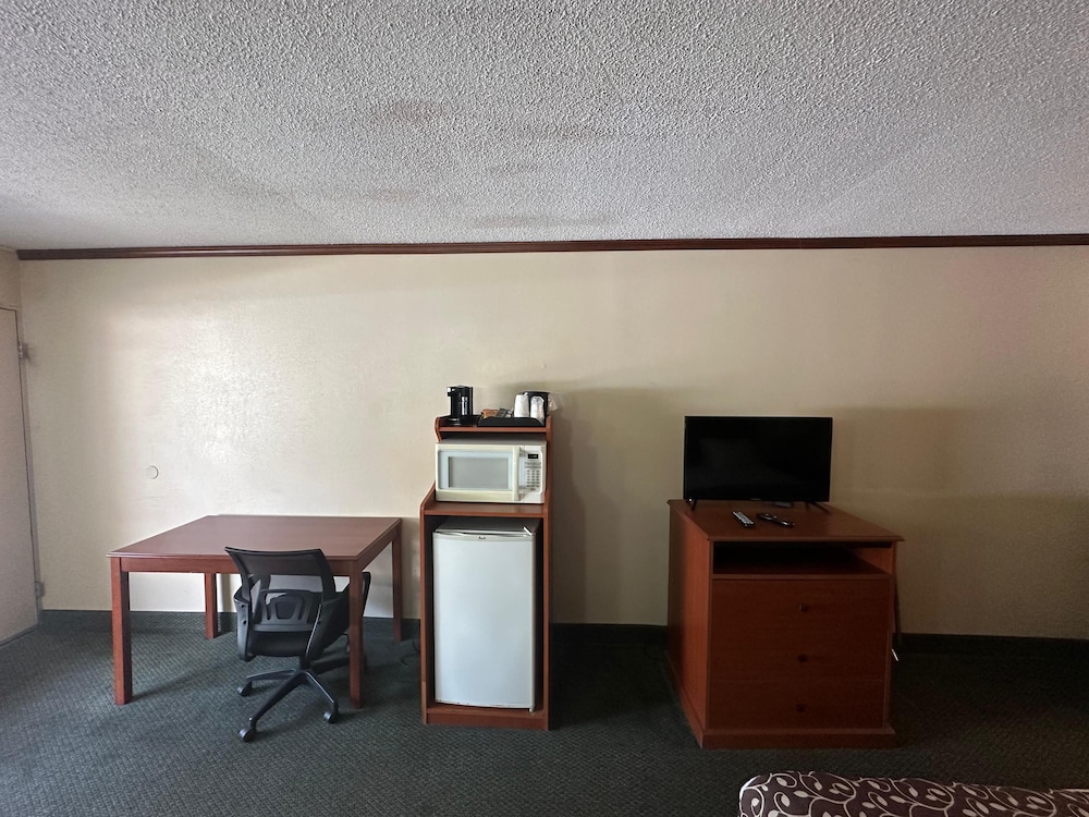 Hotel Red Rose by Townhouse Covington I 64 - photo 17