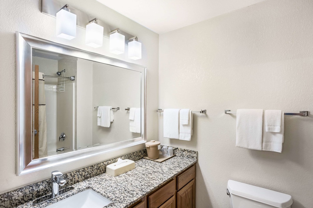 MainStay Suites Cedar Rapids North Marion - photo 17