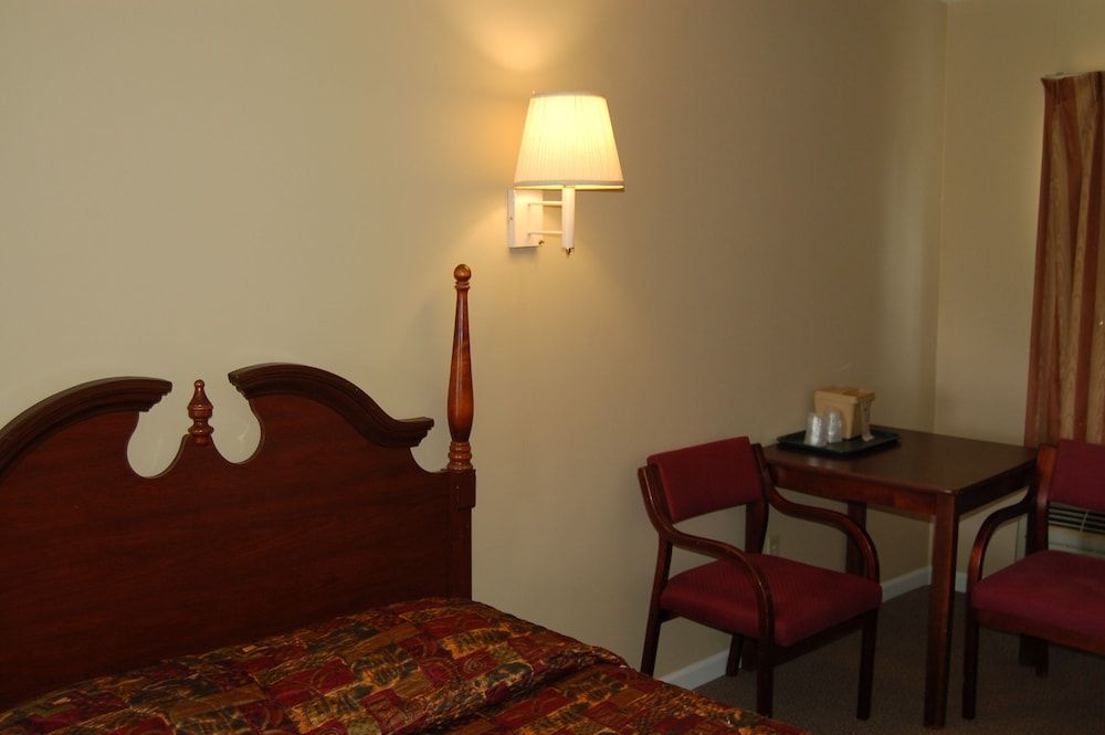 University Inn - photo 8