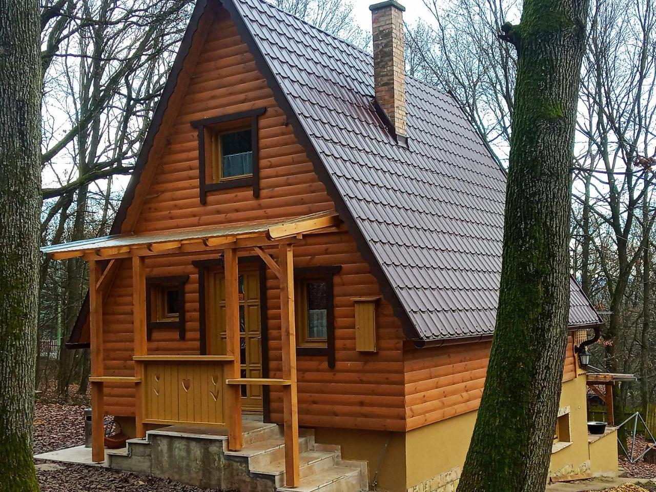 Őzike Lak a Börzsönyben in Kismaros, Hungary