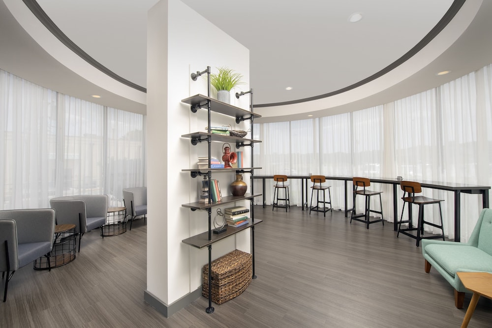 Crowne Plaza San Antonio Airport by IHG - photo 17