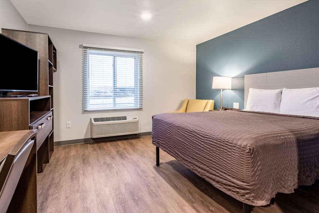 WoodSpring Suites Indianapolis Airport South - photo 9