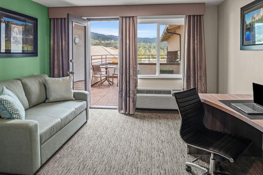 Yosemite Southgate Hotel & Suites - photo 12