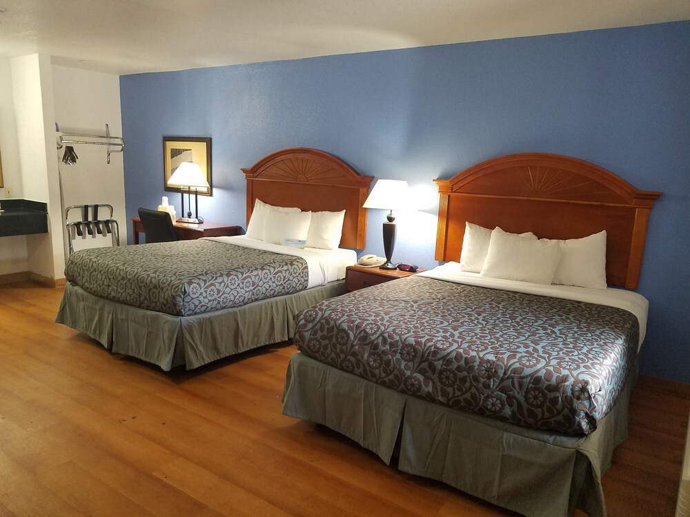 Days Inn By Wyndham Oklahoma City Nw Expressway - photo 8