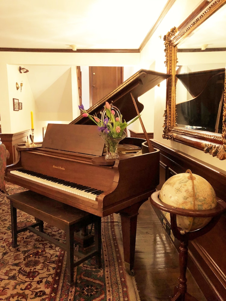 Ivy Manor Inn Village Center - photo 21