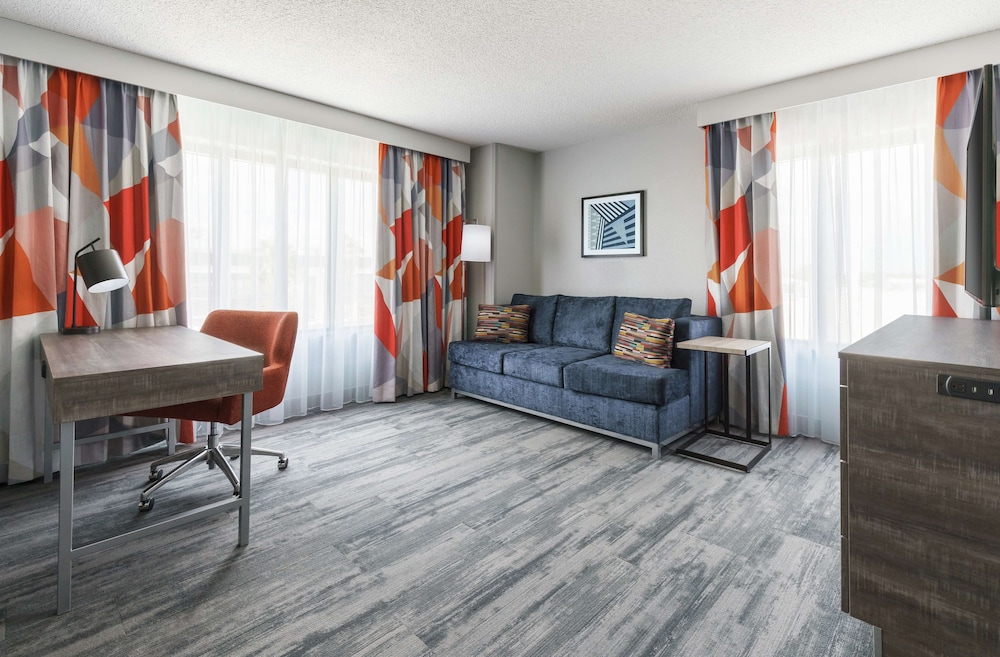 Hampton Inn & Suites Tampa Ybor City Downtown - photo 3