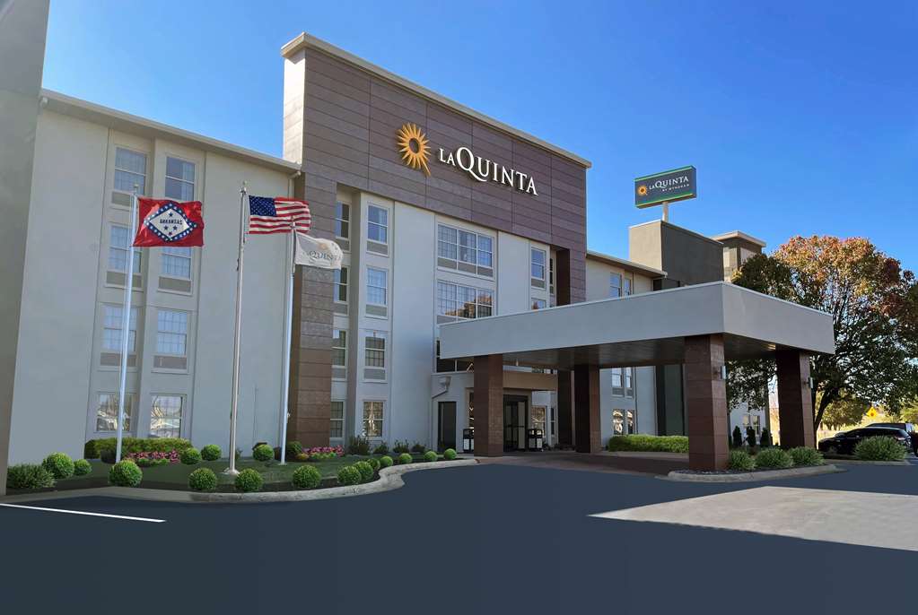 La Quinta Inn and Suites by Wyndham Jonesboro - photo 5