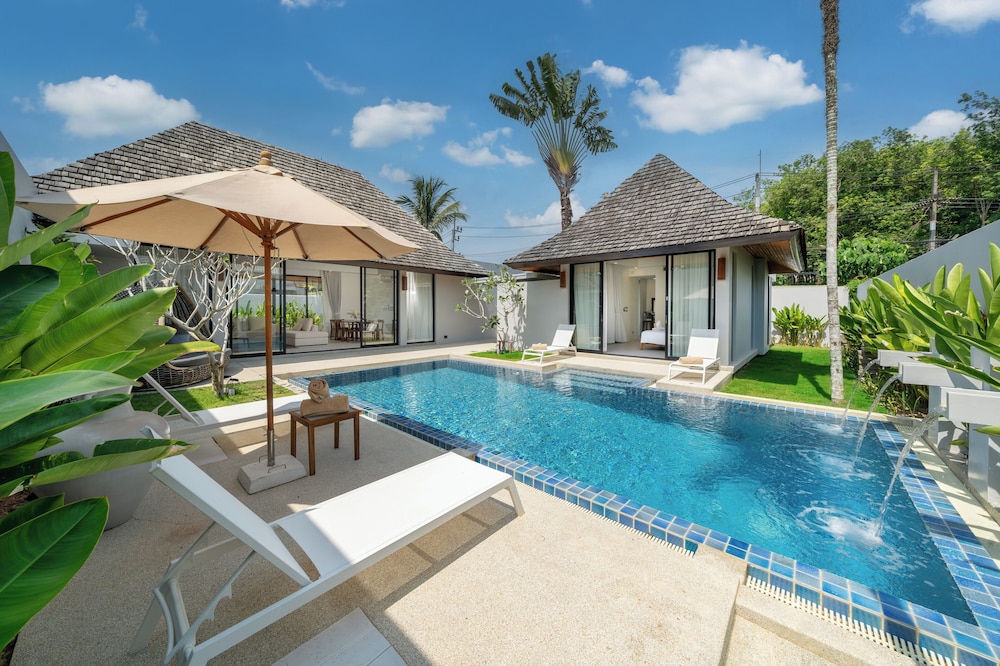 Anchan Villas Phuket Private 4 Bedroom Signature Pool Villa by Escape Villas — 4-Star Luxury Hotel in Phuket, Thailand