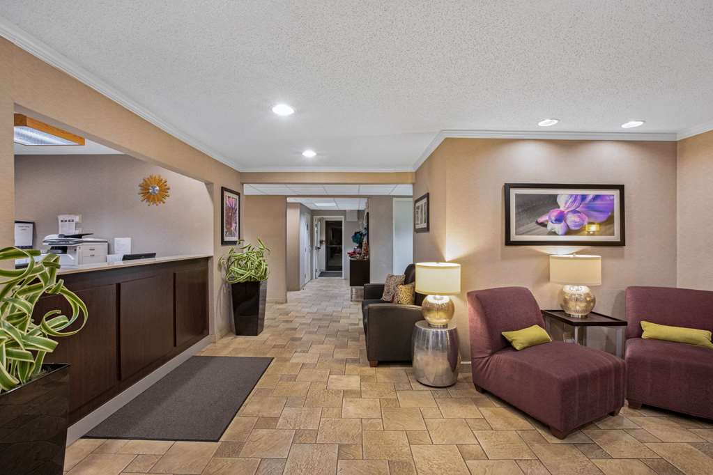 La Quinta Inn & Suites by Wyndham N Little Rock McCain Mall - photo 9