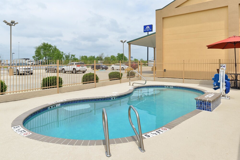Executive Inn & Suites Breaux Bridge LA - photo 13