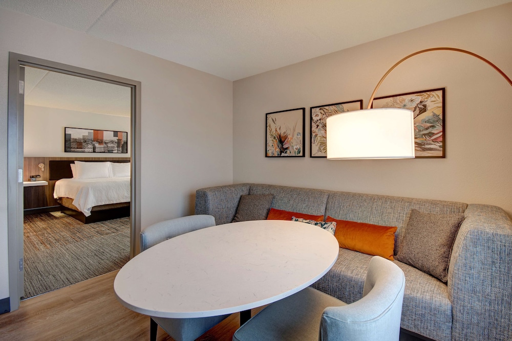 Hilton Garden Inn Terre Haute - photo 41
