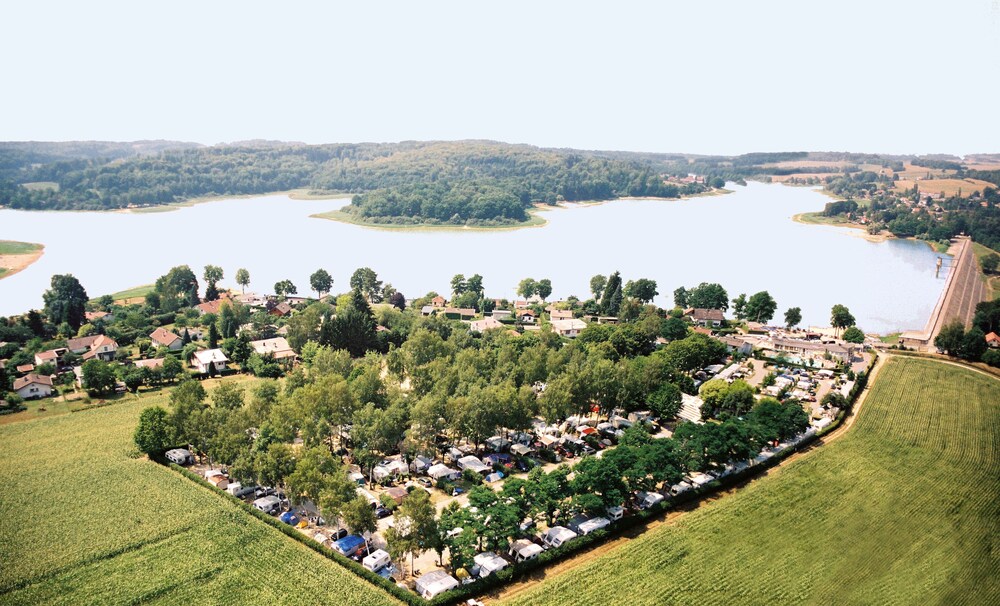 Camping Club lac de Bouzey — 4-Star Luxury Hotel in Epinal, France