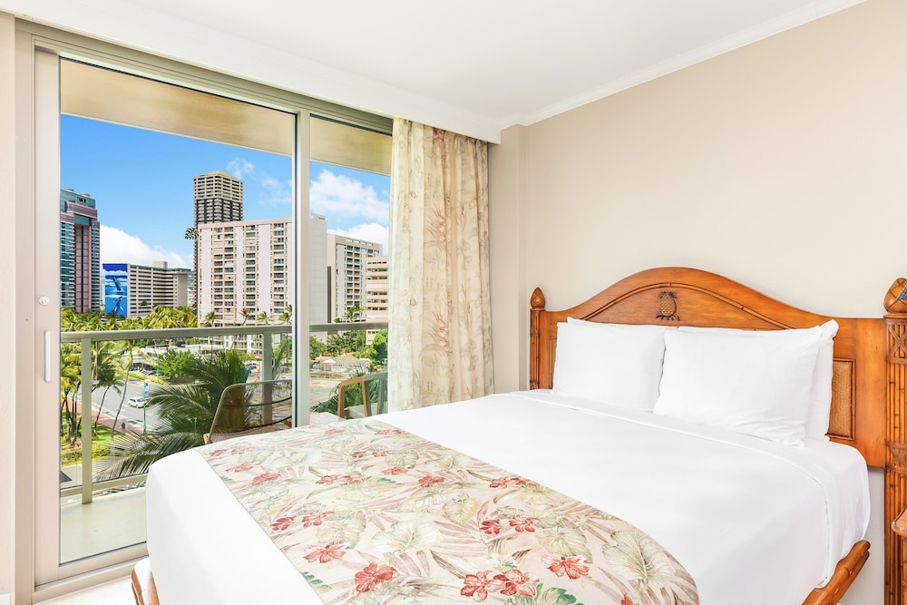 Luana Waikiki Hotel & Suites - photo 48