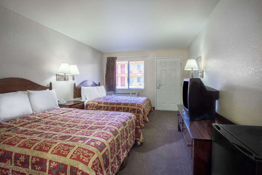 Knights Inn Mesa - photo 12