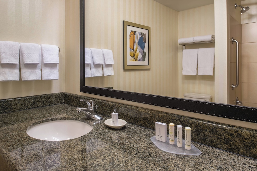 Fairfield Inn & Suites by Marriott Portland North - photo 10